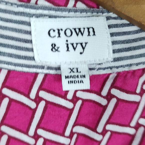 Crown & Ivy Pink Printed Button Down Shirt - Picture 12 of 13